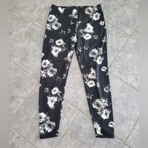Urbanology Floral Black and White Leggings